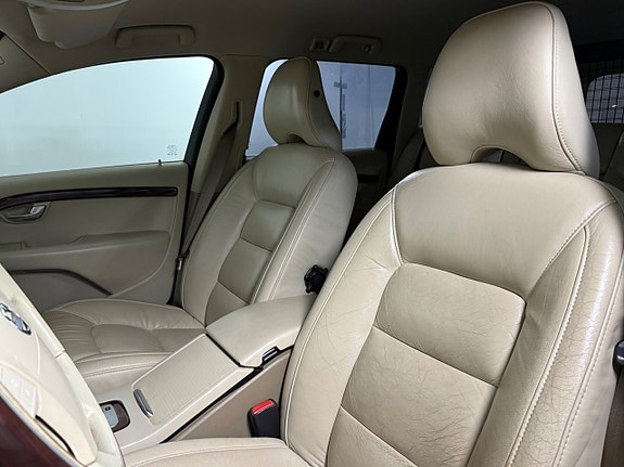 Volvo V70 7 of 14