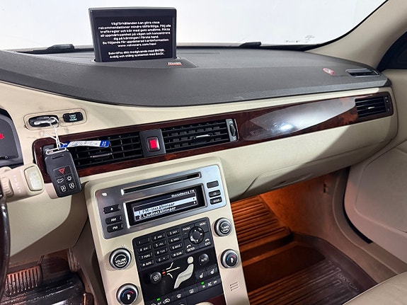 Volvo V70 10 of 14