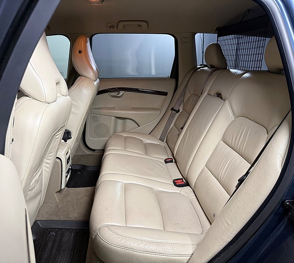 Volvo V70 8 of 14