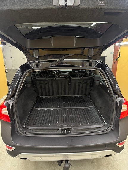 Volvo XC70 4 of 5