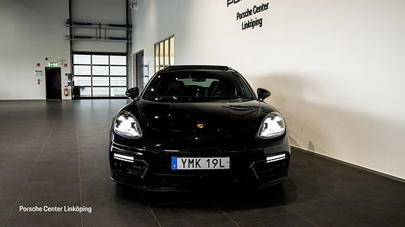 Porsche Panamera GTS 2 of 5
