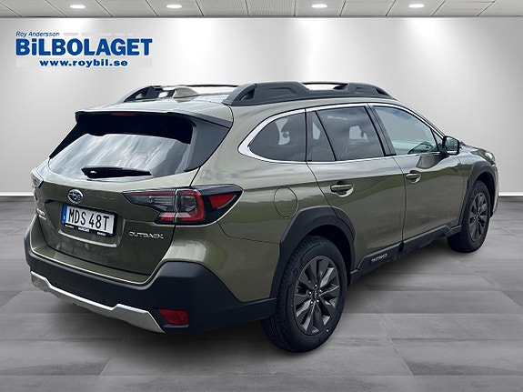 Subaru Outback 3 of 5
