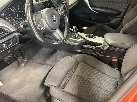 BMW 118d 4 of 5