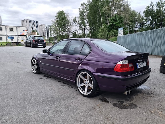 BMW 330i 5 of 5