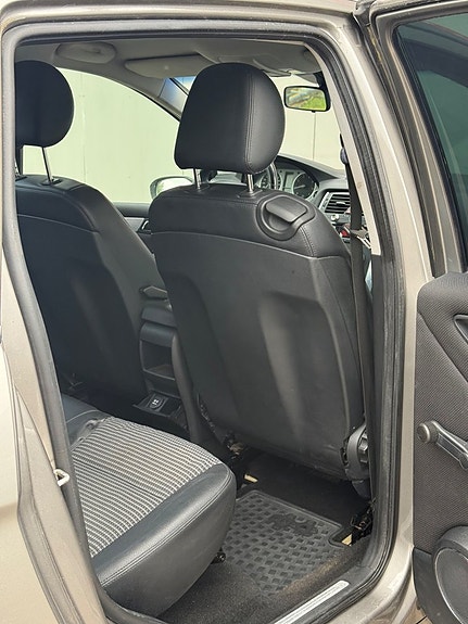 Mercedes-Benz B170 13 of 14
