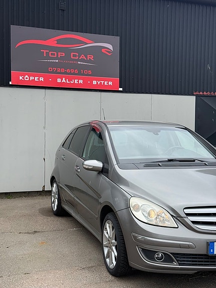 Mercedes-Benz B170 2 of 5