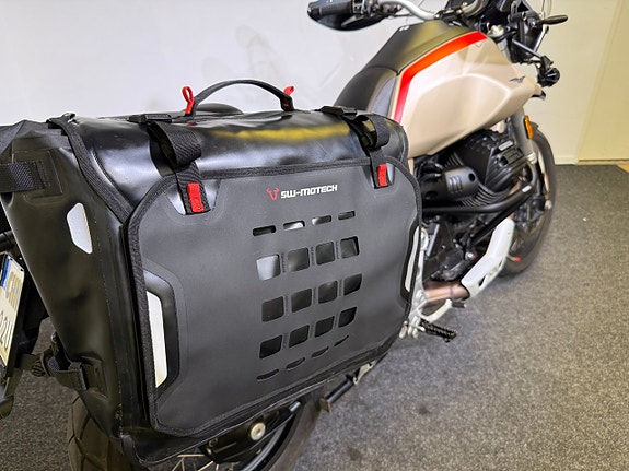 Moto Guzzi V85 TT Travel/ PRISSÄNKT/ 7 of 9