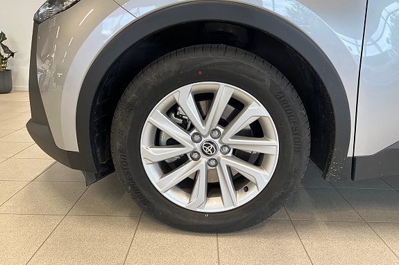 Toyota C-HR 16 of 22