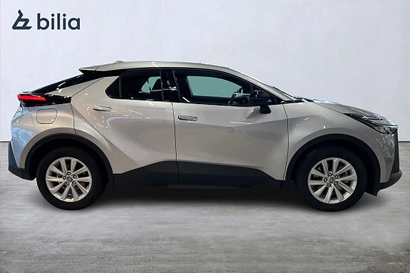 Toyota C-HR 17 of 22