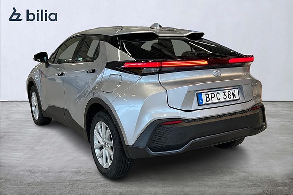Toyota C-HR 2 of 5
