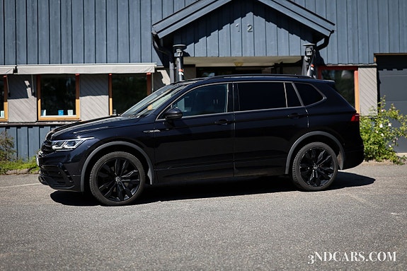 Volkswagen Tiguan Allspace 4 of 5