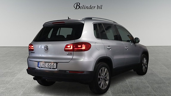Volkswagen Tiguan 6 of 25