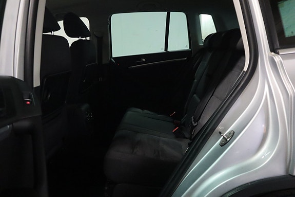 Volkswagen Tiguan 12 of 25