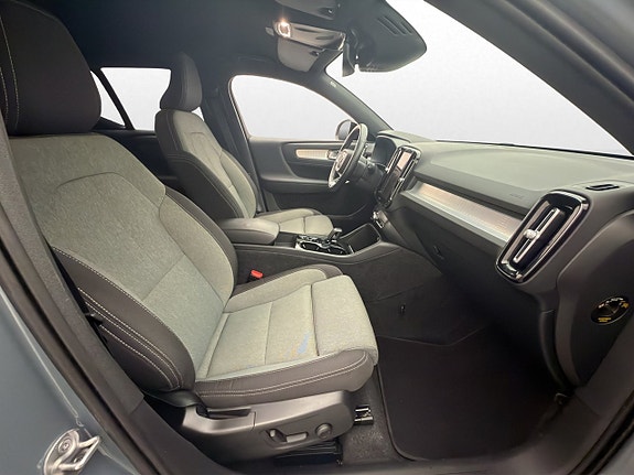 Volvo XC40 24 of 30
