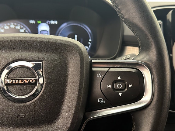 Volvo XC40 30 of 30
