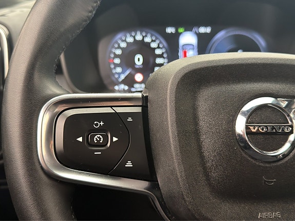 Volvo XC40 29 of 30