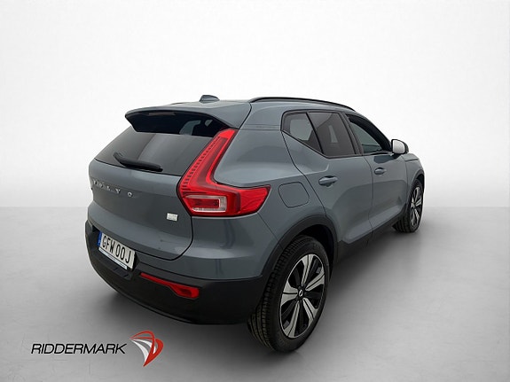 Volvo XC40 4 of 5