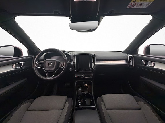 Volvo XC40 12 of 30