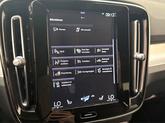 Volvo XC40 18 of 30
