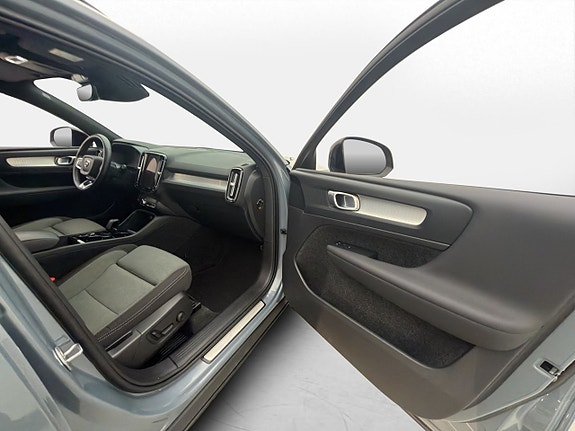 Volvo XC40 23 of 30