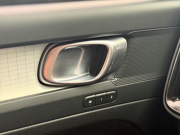 Volvo XC40 10 of 30