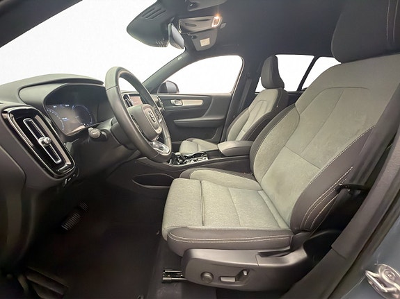 Volvo XC40 11 of 30
