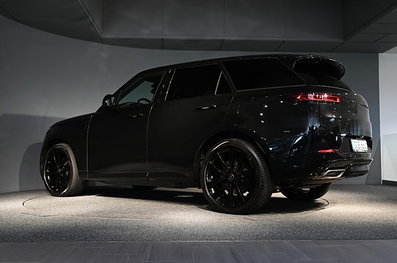 Land Rover Range Rover Sport 4 of 5