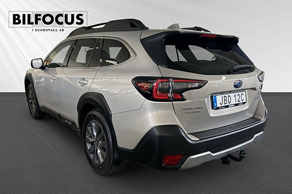 Subaru Outback 2 of 5