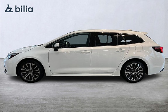 Toyota Corolla 3 of 5