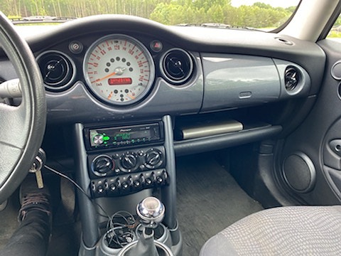 MINI Cooper 8 of 10