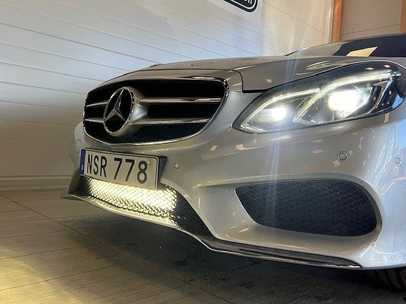 Mercedes-Benz E220 3 of 5