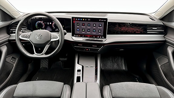 Volkswagen Passat 10 of 19