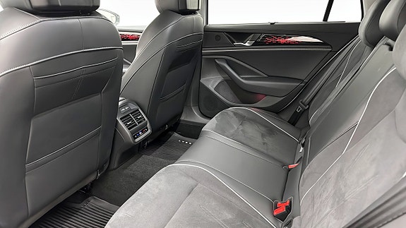 Volkswagen Passat 11 of 19