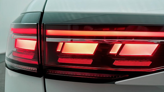 Volkswagen Passat 19 of 19