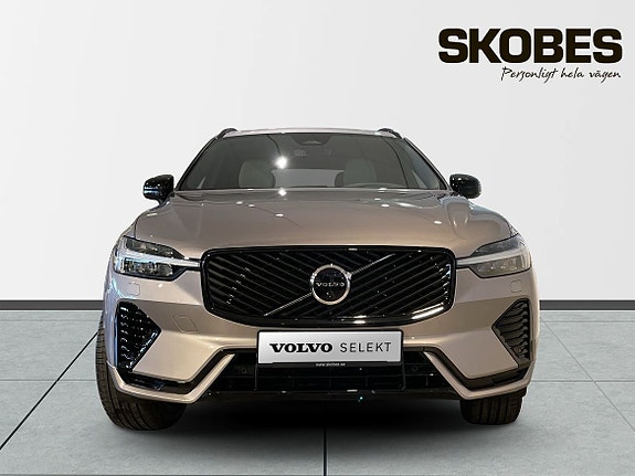 Volvo XC60 2 of 5