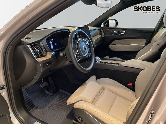 Volvo XC60 9 of 20