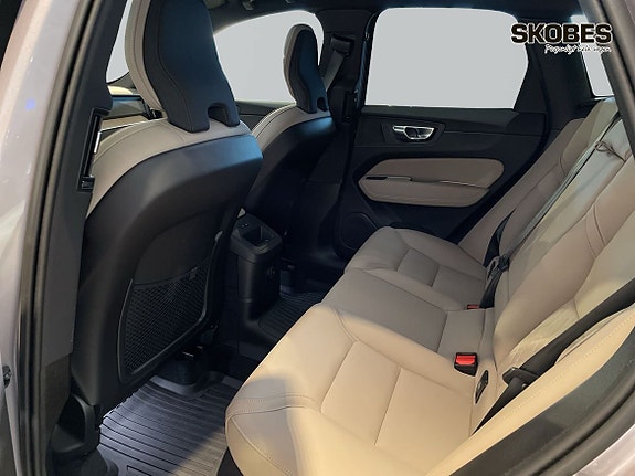 Volvo XC60 10 of 20