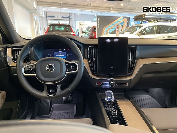 Volvo XC60 13 of 20