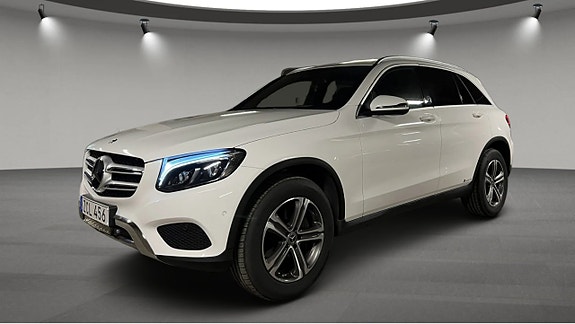 Mercedes-Benz GLC250 d 2 of 5