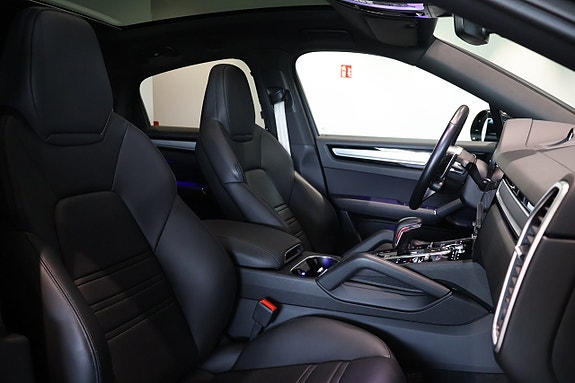 Porsche Cayenne 21 of 25
