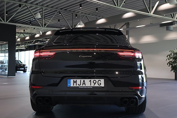 Porsche Cayenne 8 of 25