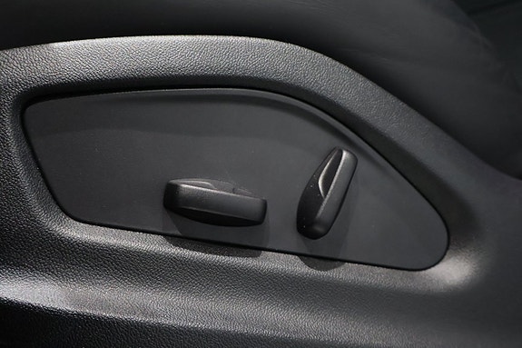 Porsche Cayenne 18 of 25