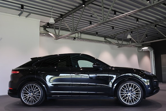 Porsche Cayenne 5 of 5