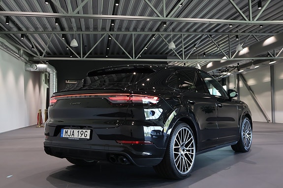 Porsche Cayenne 7 of 25