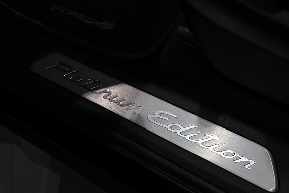 Porsche Cayenne 17 of 25