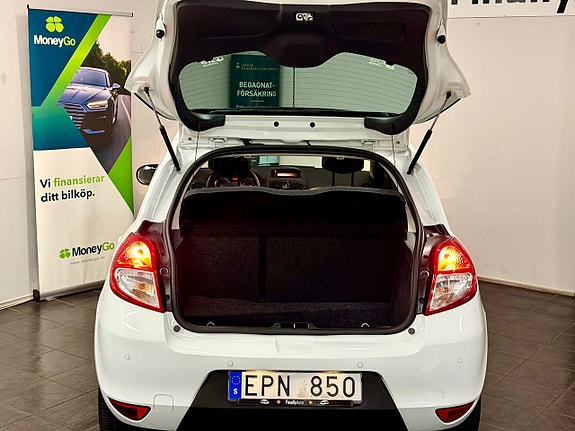 Renault Clio 14 of 14
