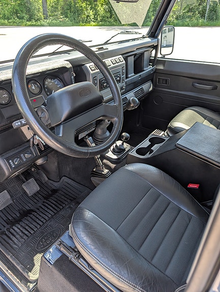 Land Rover Defender 90 7 of 10