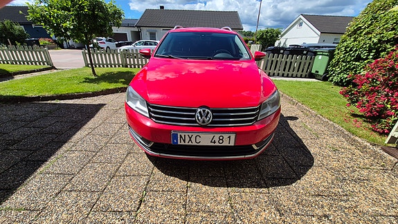 Volkswagen Passat 2 of 5