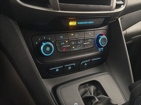 Ford Transit Connect 22 of 29