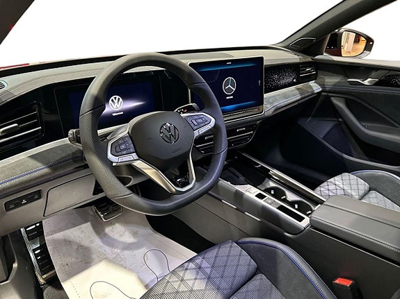 Volkswagen Passat 10 of 25